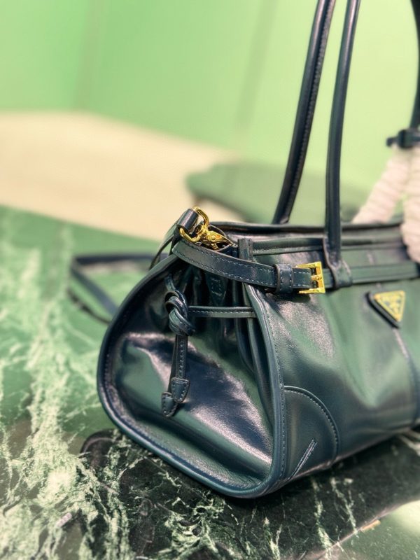 PD MEDIUM LEATHER HANDBAG - 图片 6