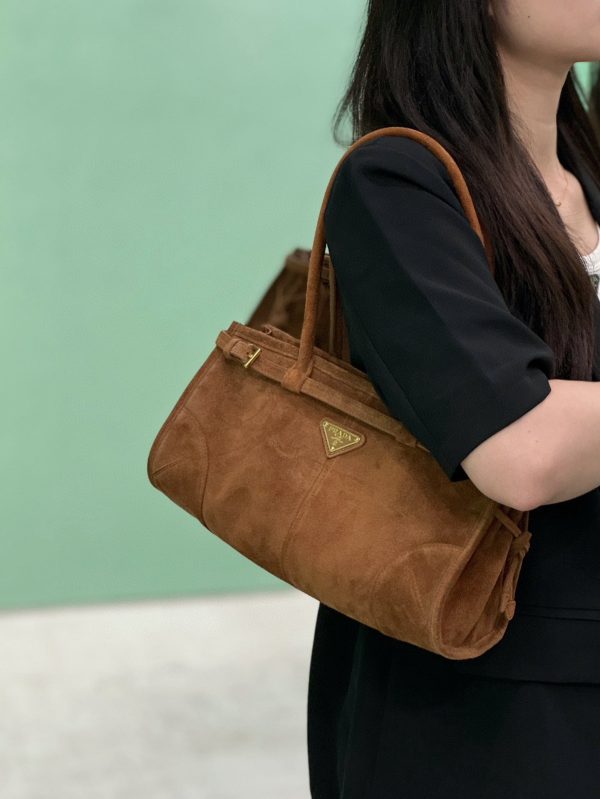 PD MEDIUM LEATHER HANDBAG - 图片 14
