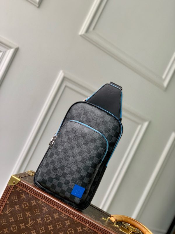 LOU AVENUE PM SLING BAG