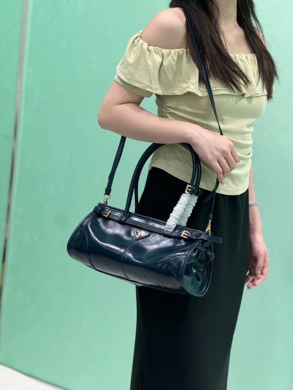 PD MEDIUM LEATHER HANDBAG - 图片 9
