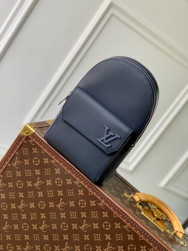 LOU PILOT SLINGBAG