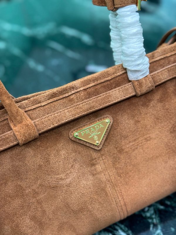 PD MEDIUM LEATHER HANDBAG - 图片 7