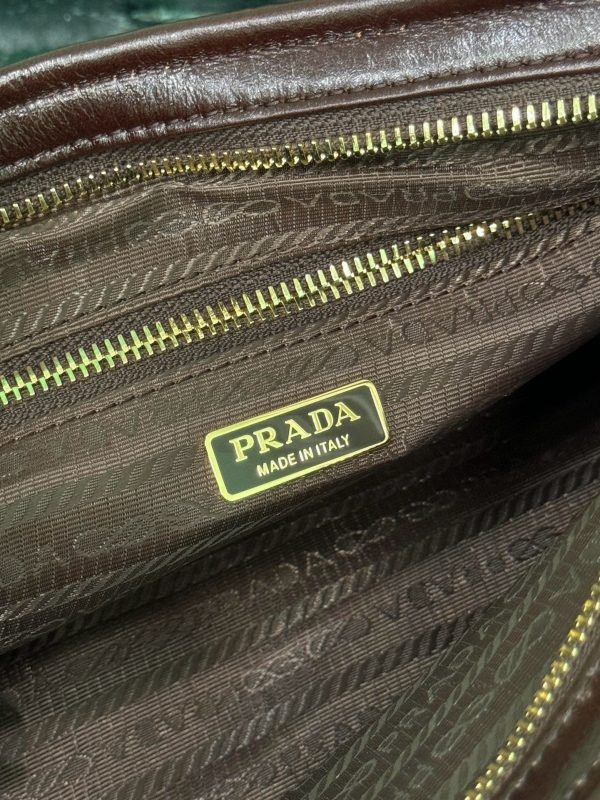 PD MEDIUM LEATHER HANDBAG - 图片 11