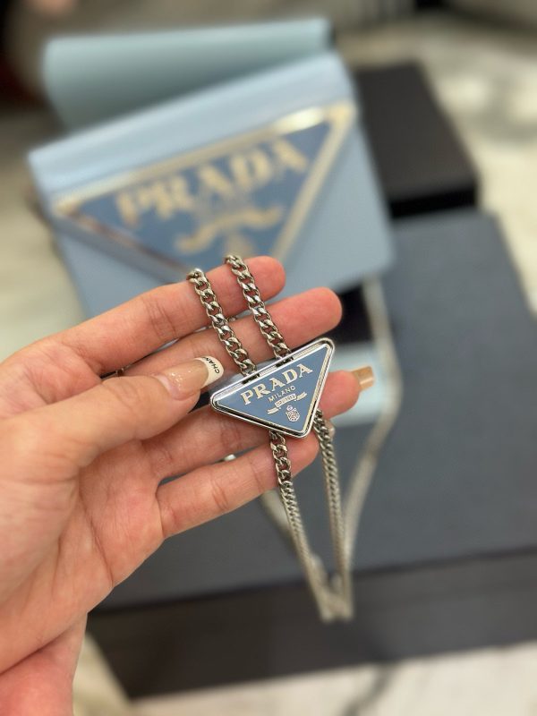 PD TRIANGLE LOGO BUFFED SHOULDER BAG - 图片 12