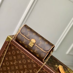 LOU POCHETTE CAMILLE BAG