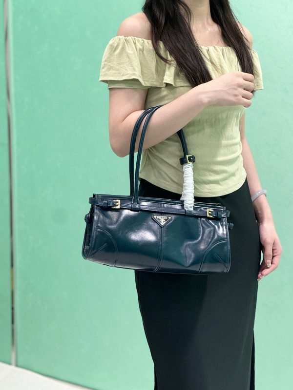 PD MEDIUM LEATHER HANDBAG - 图片 13