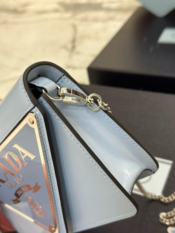 PD TRIANGLE LOGO BUFFED SHOULDER BAG - 图片 13