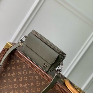 LOU PILOT WEARABLE WALLET