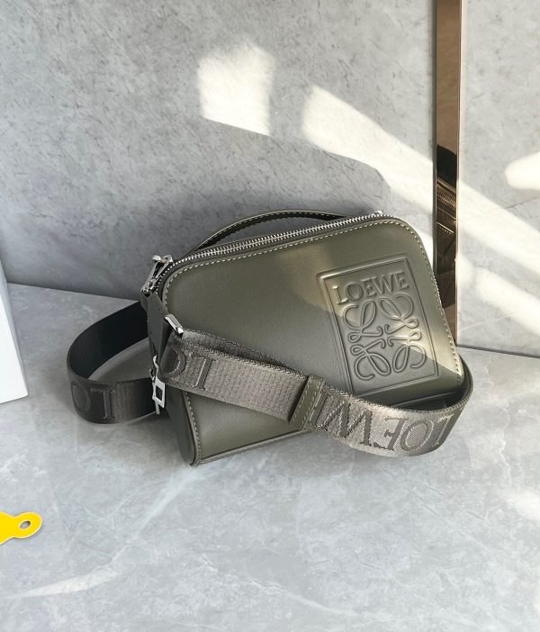 LOEW MINI CAMERA CROSSBODY BAG - 图片 2