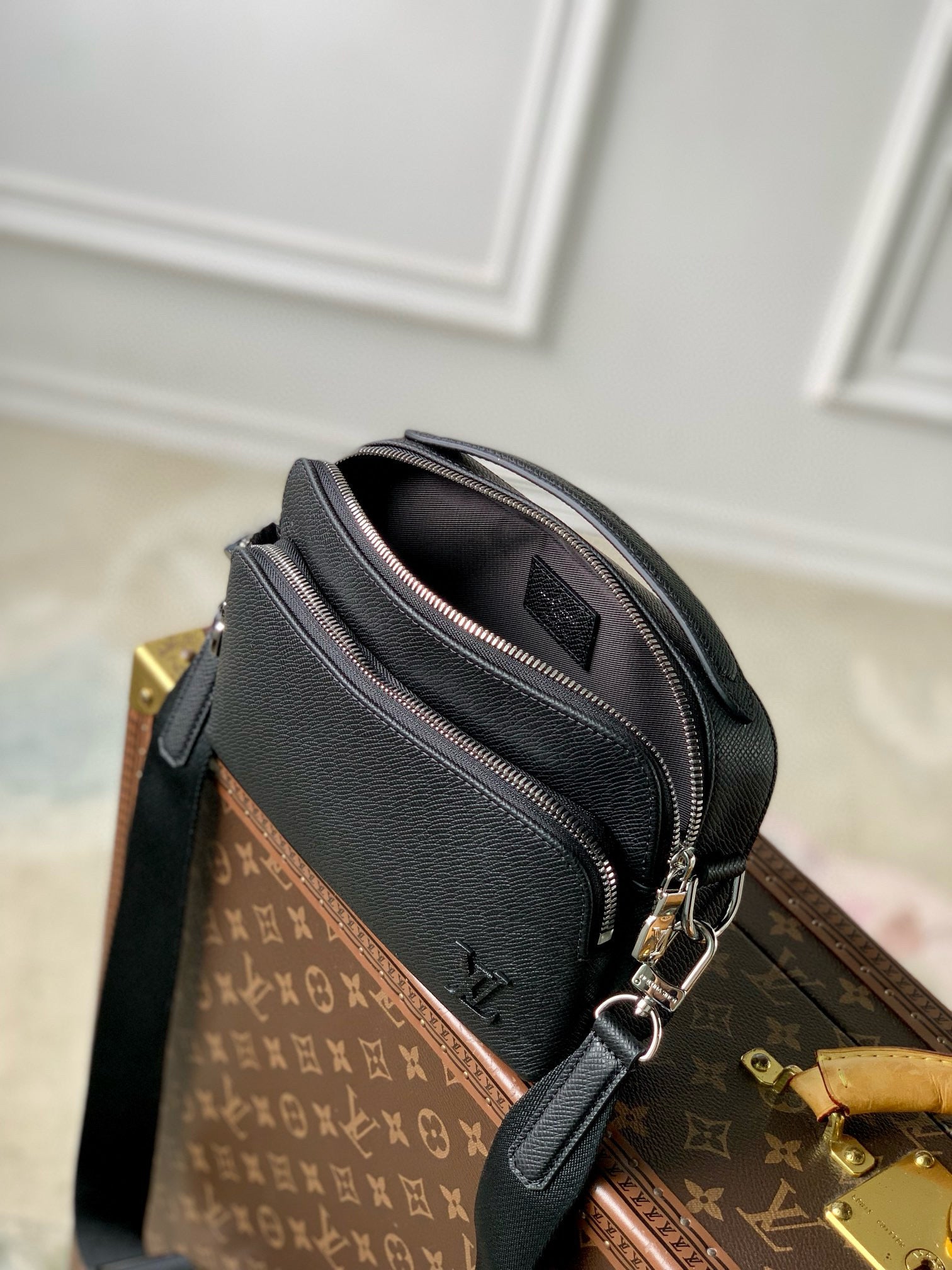 LOU AVENUE MESSENGER BAG - 图片 7