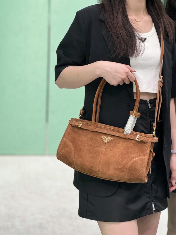 PD MEDIUM LEATHER HANDBAG - 图片 8