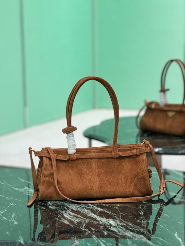 PD MEDIUM LEATHER HANDBAG - 图片 4