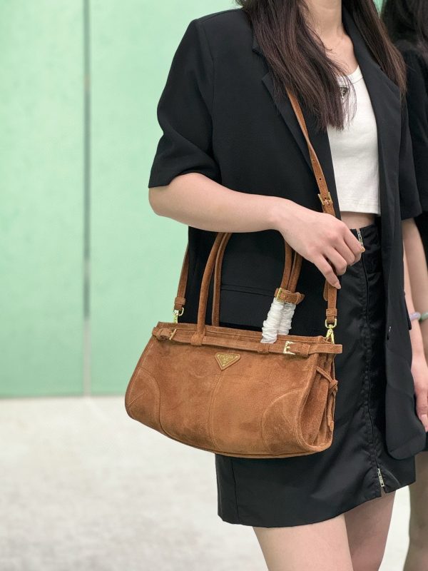 PD MEDIUM LEATHER HANDBAG - 图片 11