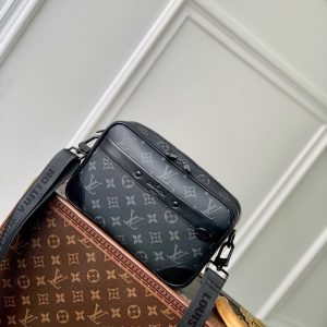 LOU ALPHA MESSENGER BAG