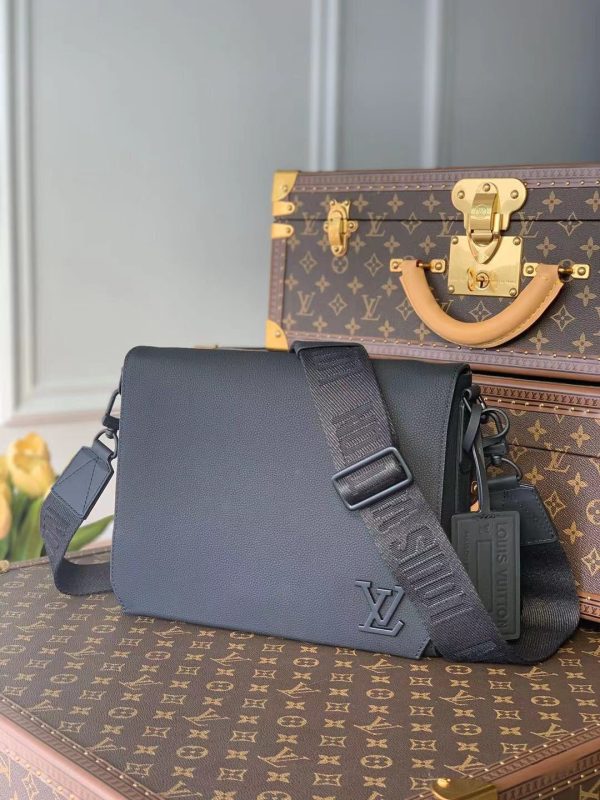 LOU AEROGRAM MESSENGER BAG