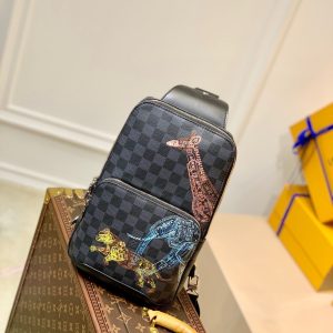 LOU AVENUE SLING BAG