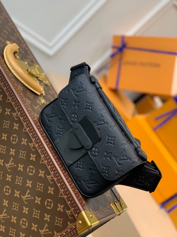 LOU S LOCK SLING BAG