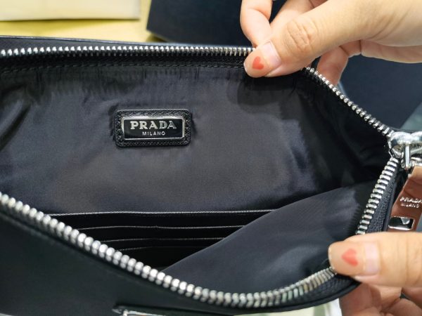 PD Re-Nylon Pouch - 图片 4