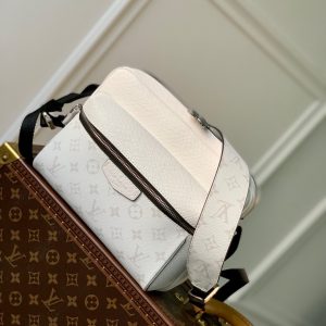 LOU OUTDOOR MESSENGER BAG
