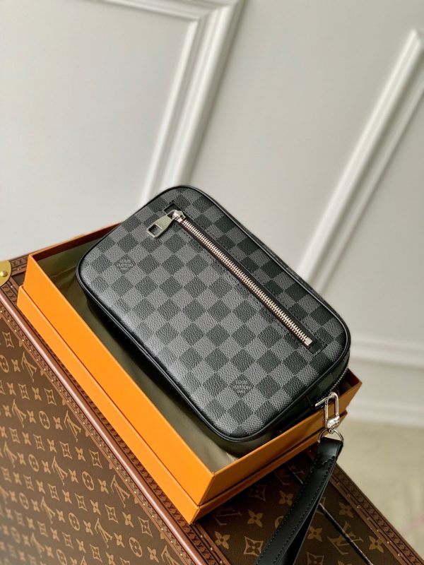 LOU POCHETTE KASAI
