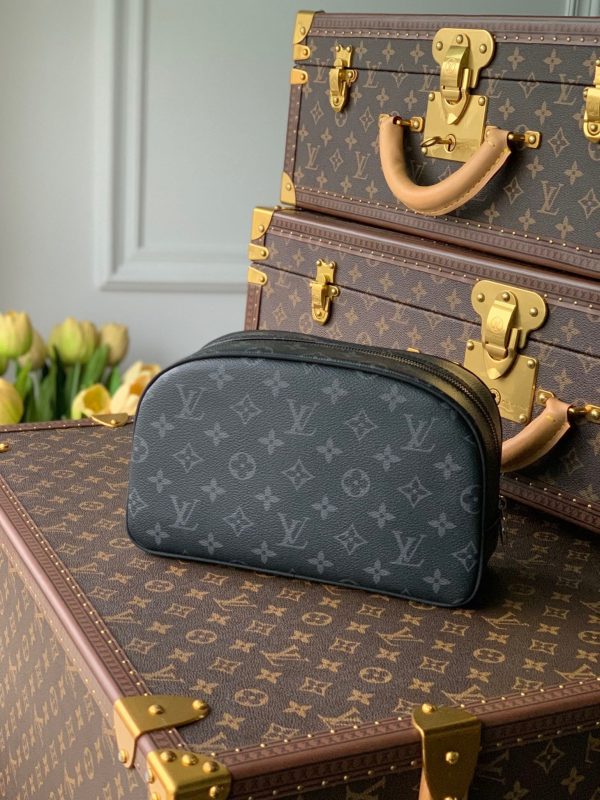 LOU TOILETRY BAG 25
