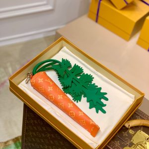 LOU CARROT POUCH