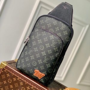 LOU AVENUE SLINGBAG