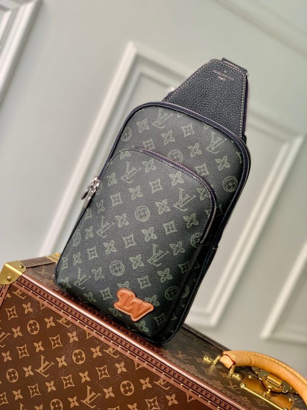 LOU AVENUE SLINGBAG