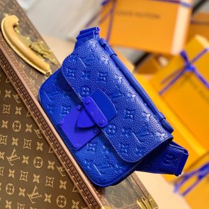 LOU S LOCK SLING BAG