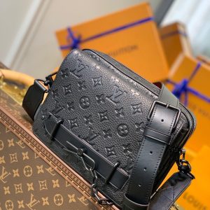 LOU STEAMER MESSENGER BAG