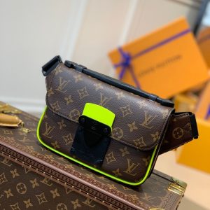 LOU S LOCK SLING BAG