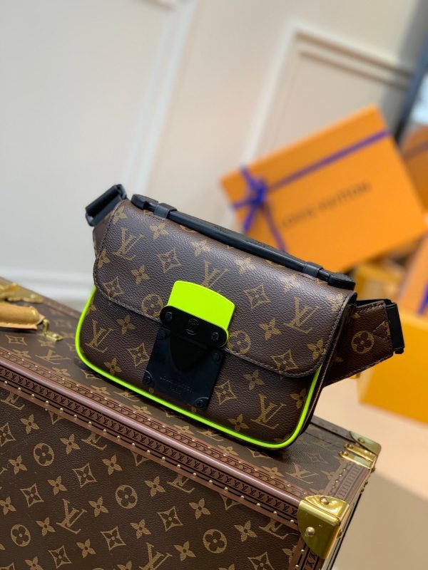 LOU S LOCK SLING BAG