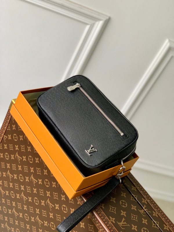 LOU POCHETTE KASAI
