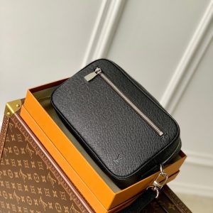 LOU POCHETTE KASAI