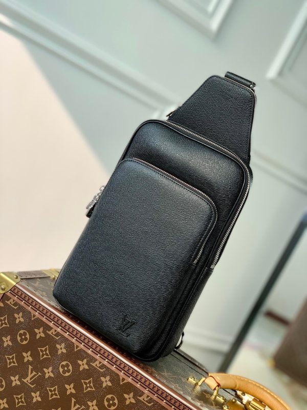 LOU AVENUE SLING BAG