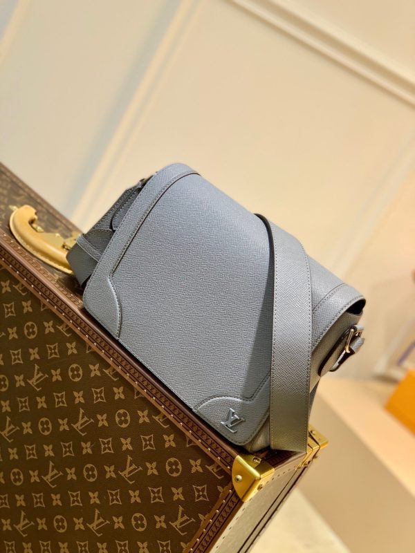 LOU NEW FLAP MESSENGER BAG