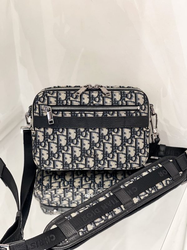 CD SAFARI MESSENGER BAG