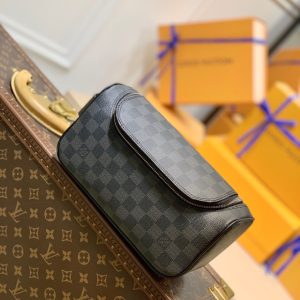 LOU TOILETRY POUCH