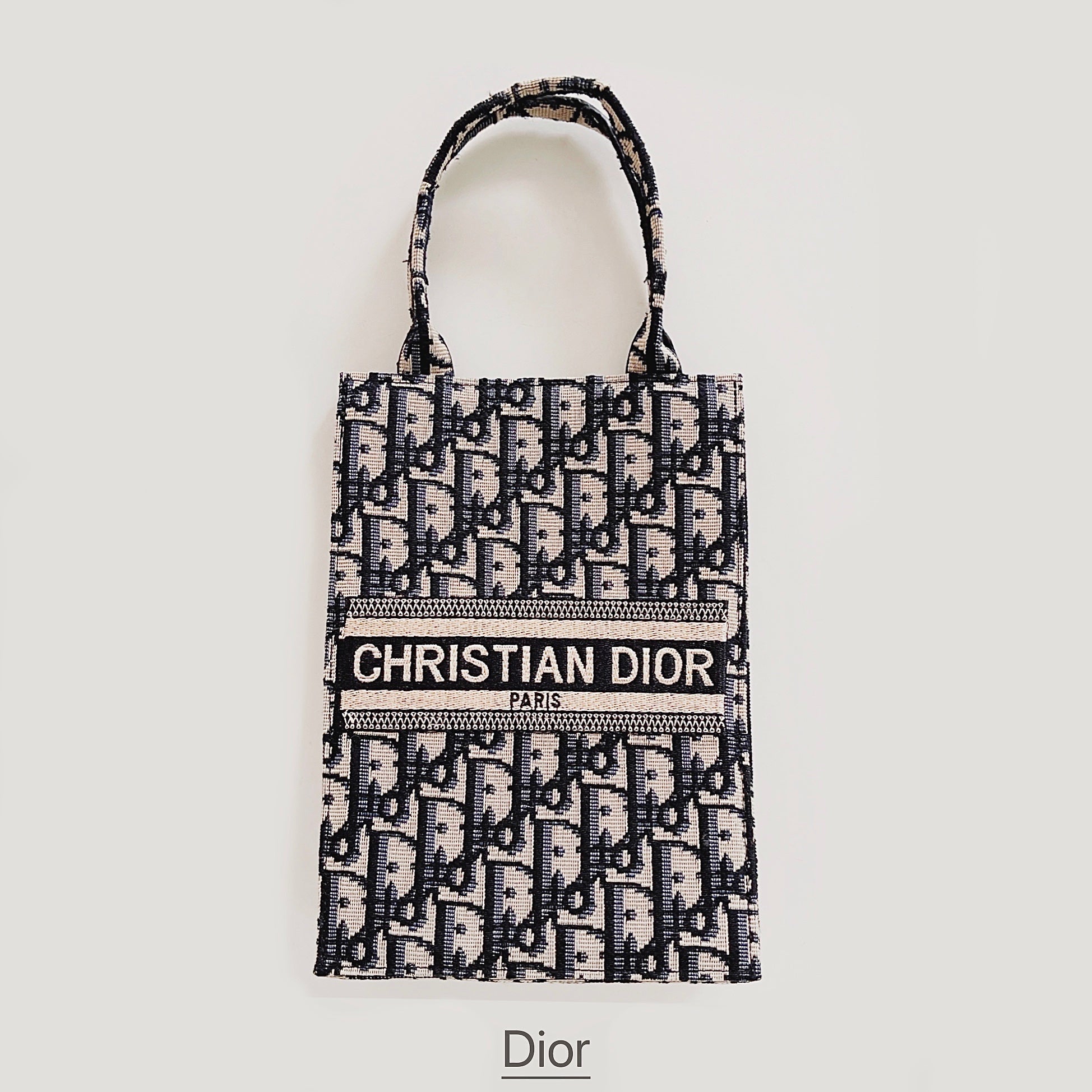 Classic Tote Bag With Crossbody Strap - Image 13