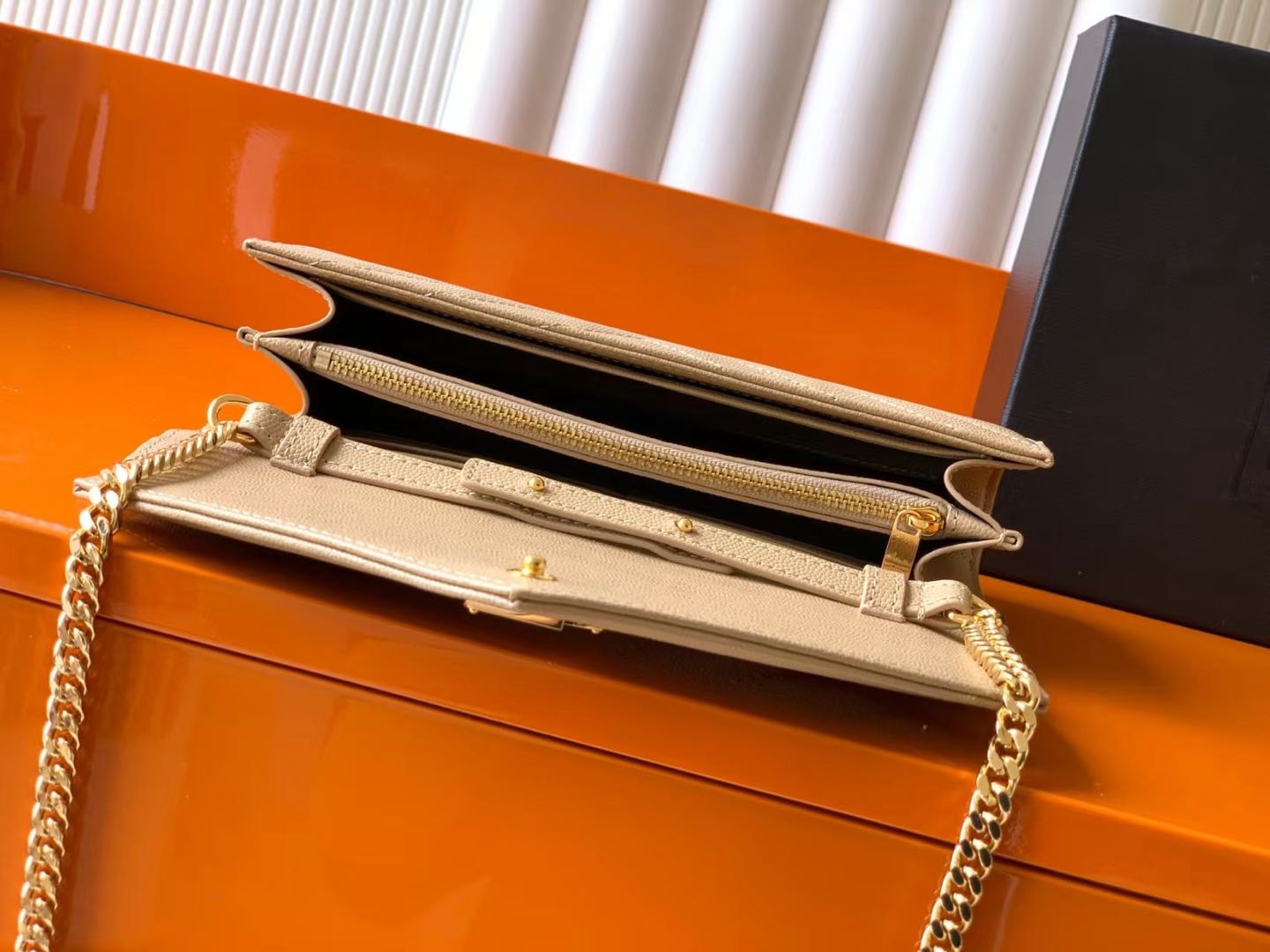 YL- Envelope Chain Wallet In Lambskin - Image 3