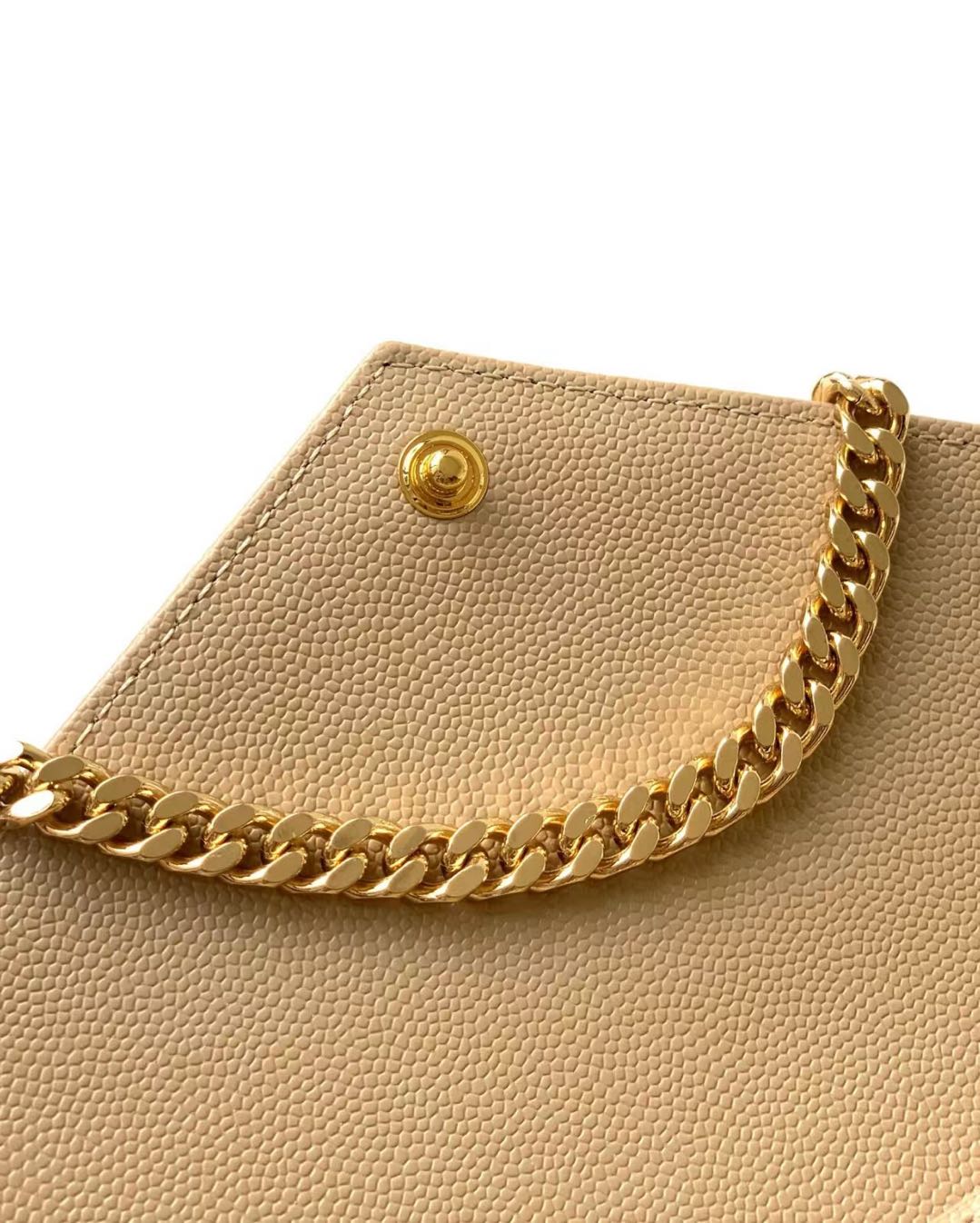 YL- Envelope Chain Wallet In Lambskin - Image 4