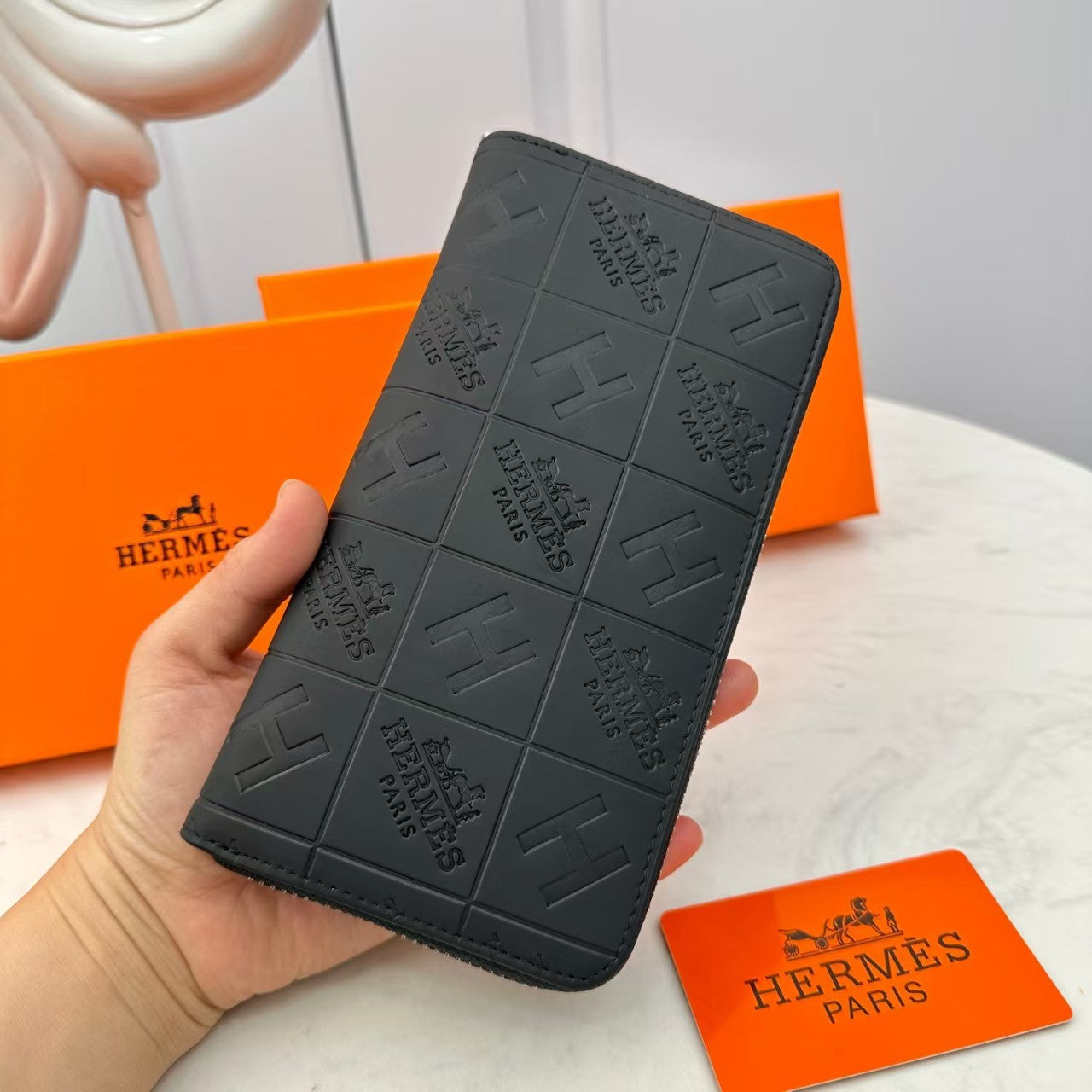 H Black Embossed Leather Wallet - Image 3