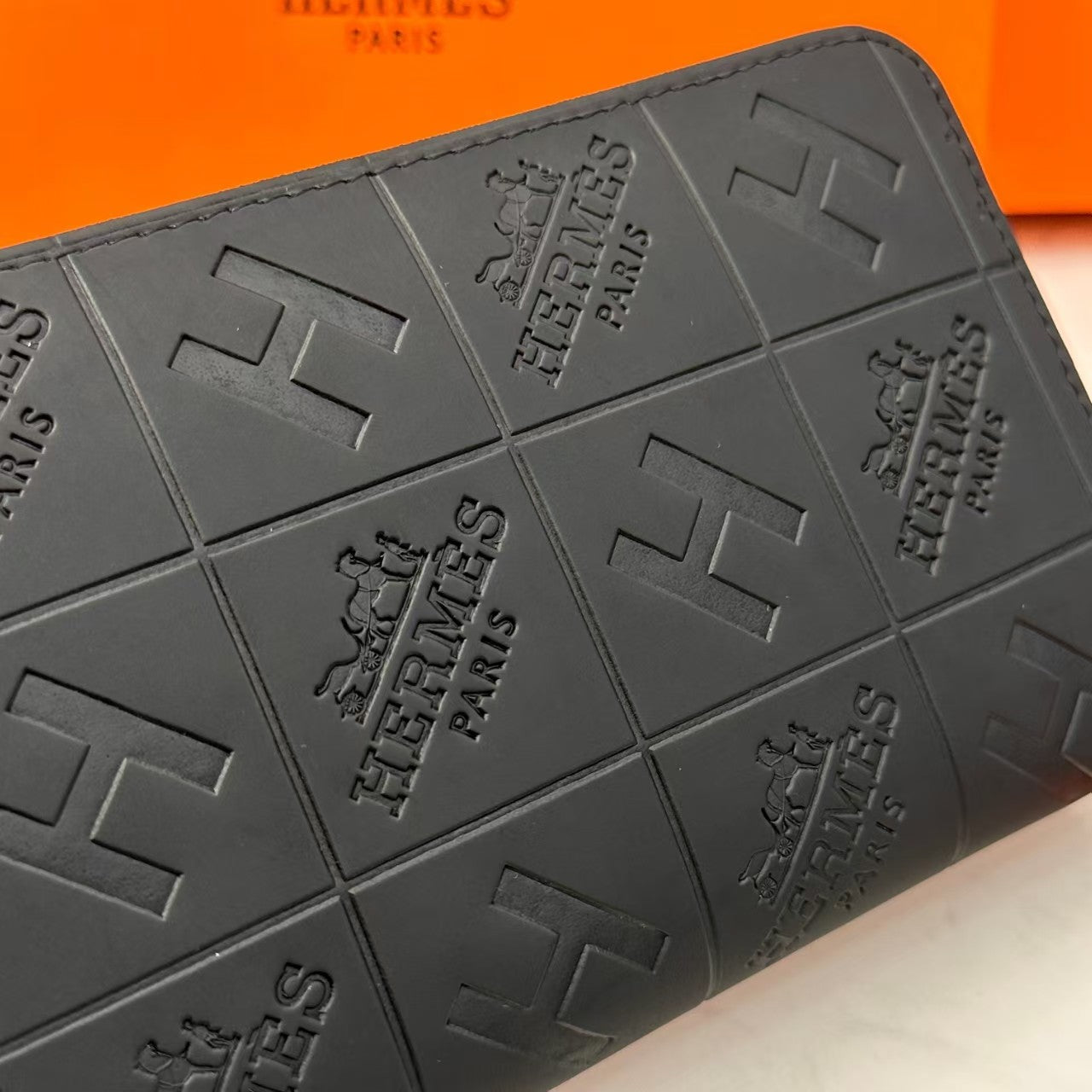 H Black Embossed Leather Wallet - Image 4