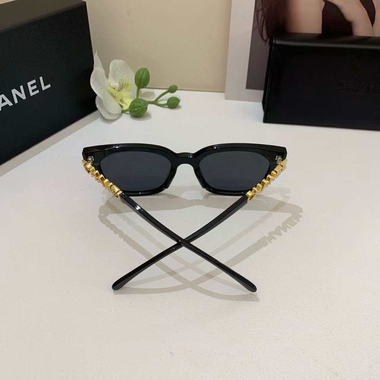High-End Fashion Sunglasses 08 - Image 6
