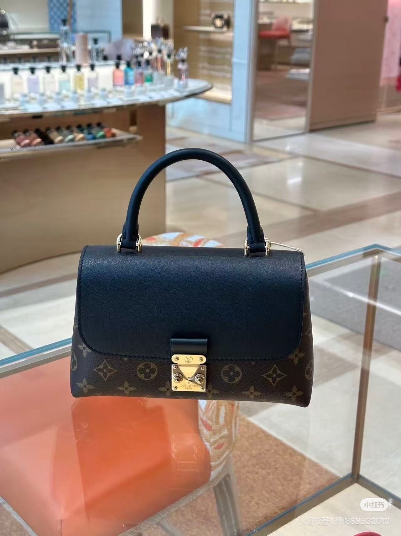 Luxury minimalist short-handle handbag - Image 8