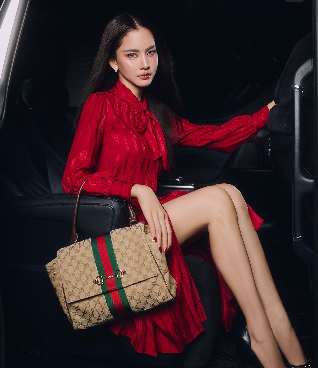 Modern Carryall Tote Bag | Style for Every Occasion - Image 8