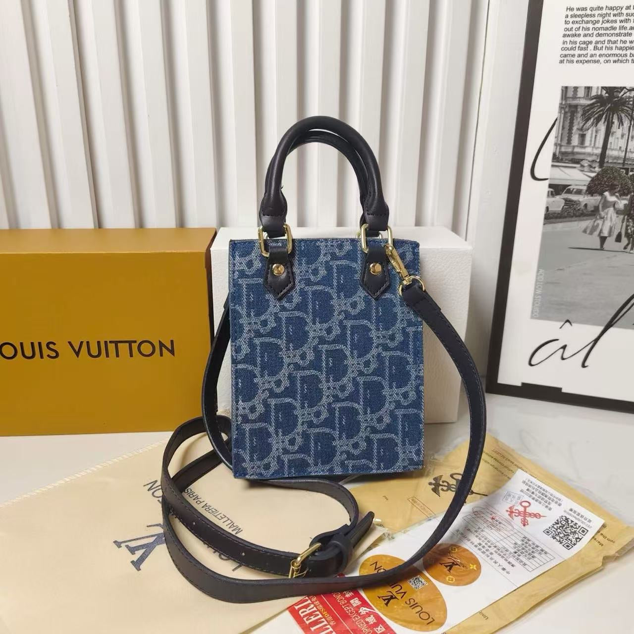 Classic Tote Bag With Crossbody Strap - Image 15