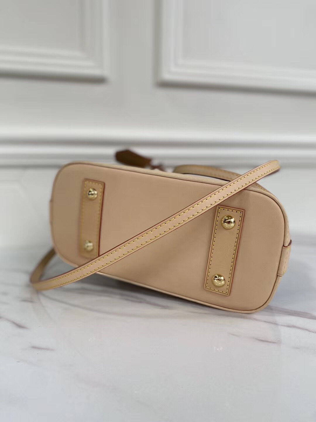Classic and Stylish Alma Bag - Image 9