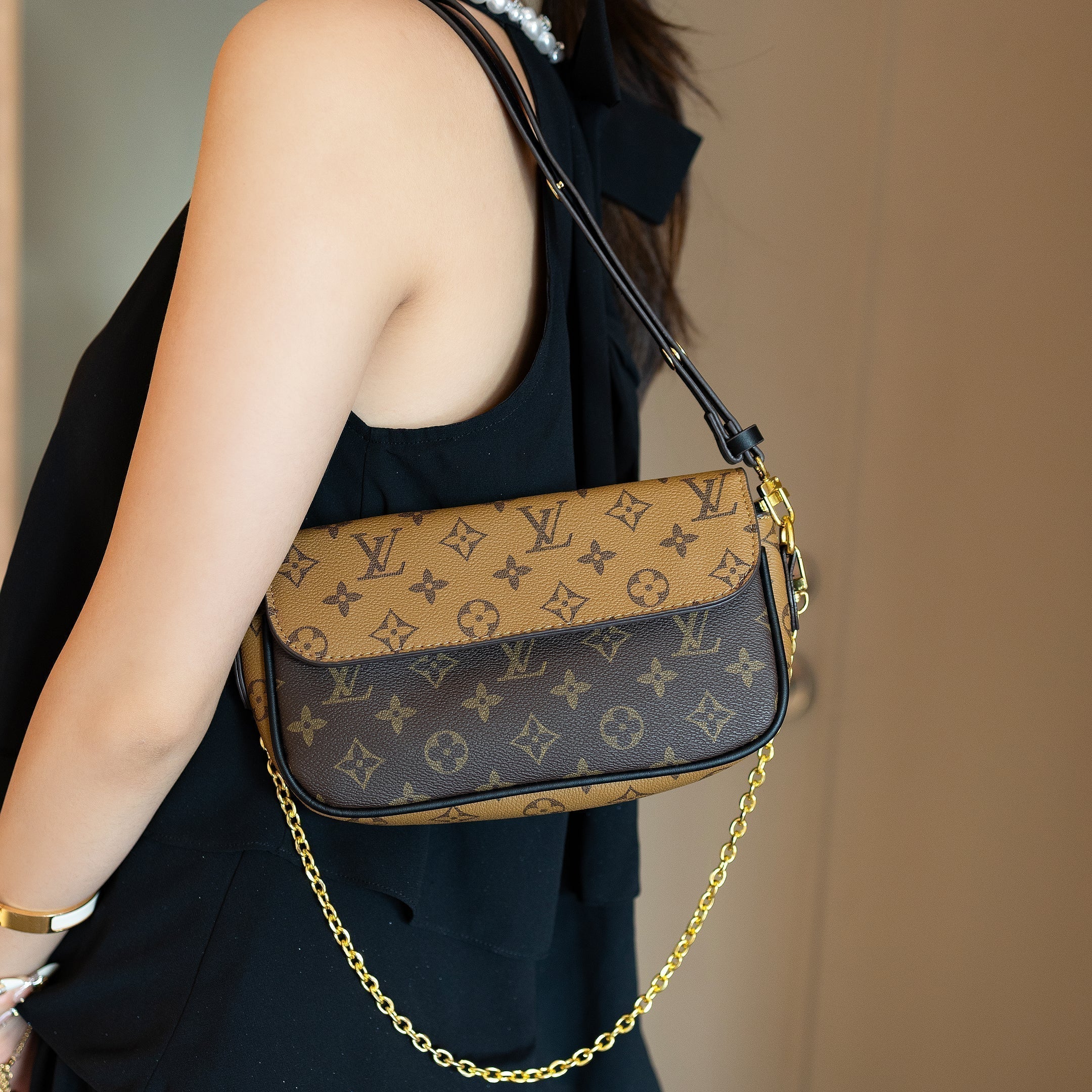 Luxury Classic Monogram Shoulder Bag - Image 7