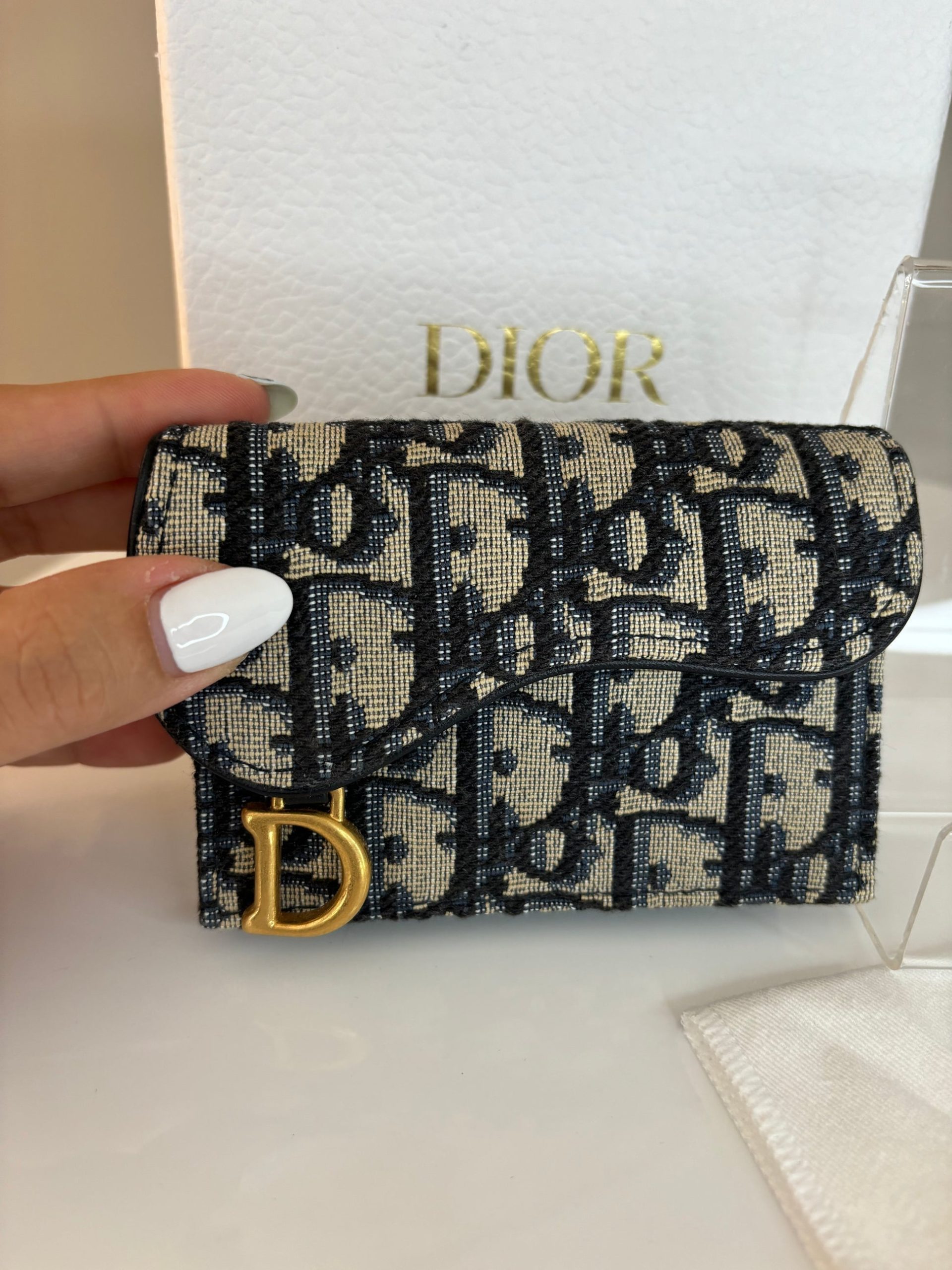 Classic Saddle Bloom Card Wallet - Image 2
